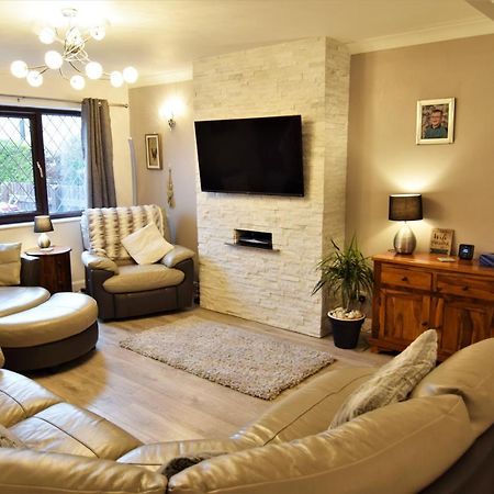 Mikes At Menai - Stylish & Spacious 3 Bed House In Menai Bridge. Экстерьер фото