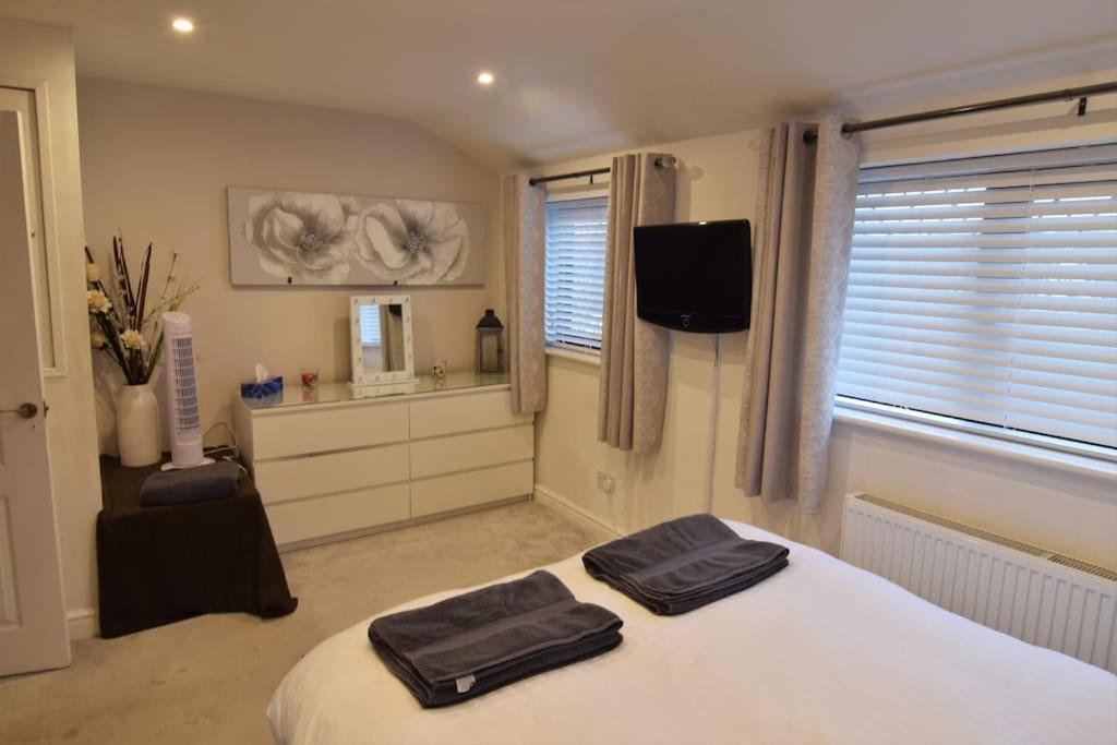 Mikes At Menai - Stylish & Spacious 3 Bed House In Menai Bridge. Экстерьер фото