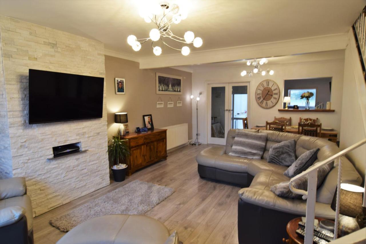 Mikes At Menai - Stylish & Spacious 3 Bed House In Menai Bridge. Экстерьер фото